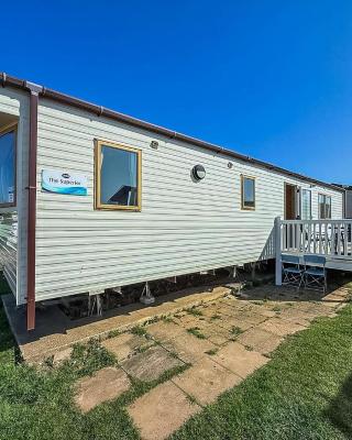 Homely Caravan At Manor Park, Nearby Hunstanton Beach In Norfolk Ref 23039T