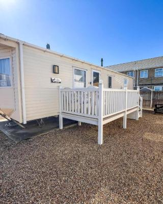Great Caravan For Hire By The Beach In Norfolk, By Hunstanton Beach Ref 13005L