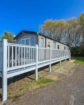 Stunning Caravan With Large Decking At Manor Park In Hunstanton Ref 23016K