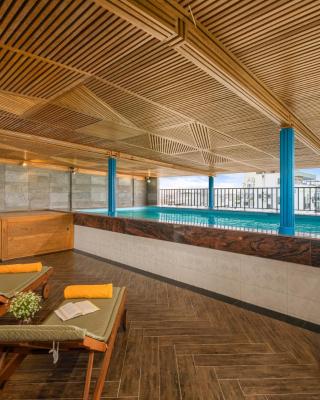 Platinum Danang Hotel