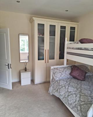 Bright , spacious & cosy room