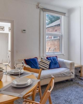 StayZo House Accommodation- Coventry Free Parking