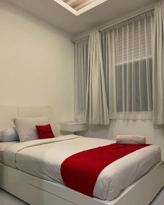 RedDoorz Plus near Parahyangan University