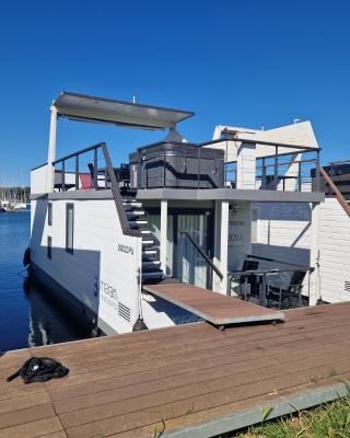 Floating House SENA