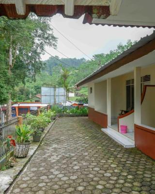 RedDoorz near Lokawisata Baturaden 2