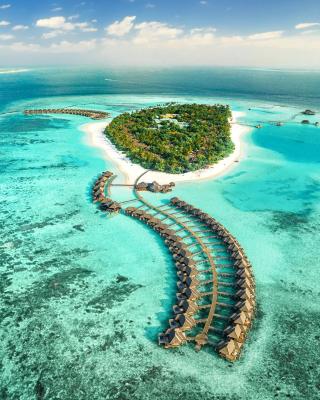 Sun Siyam Iru Fushi with Free Transfer