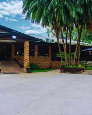 Casa Mia Lodge & Restaurant