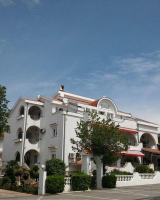 Guest house Garfild 2