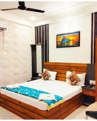 A PREMIUM Hotel Nirmala Palace Ayodhya Near Shri Ram Janmabhoomi and Hanuman Garhi - Railway Station - Restaurant & Parking Facilities - Prime Location With Luxury and Spacious Room - Book Now