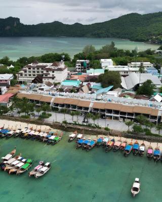 Phi Phi at Pier