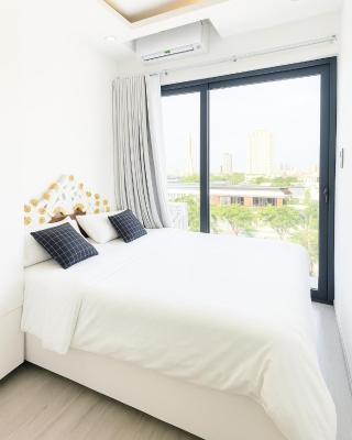 Louis Luxury Apartment