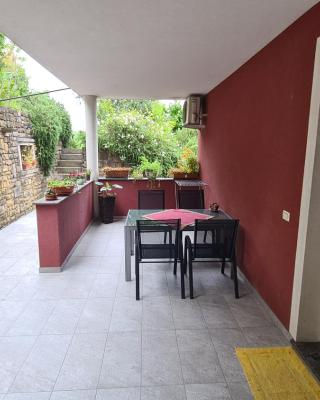 Apartments STRUNAJN