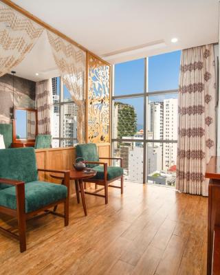 Pha Lê Hotel