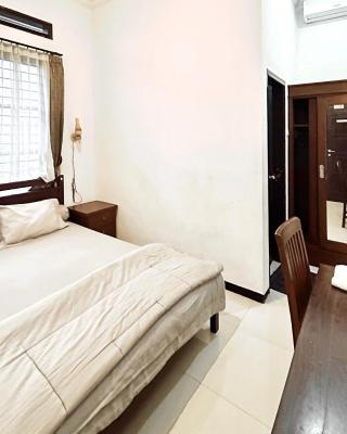 D Maktab Homestay Syariah Mitra RedDoorz near Soekarno Hatta Street Malang