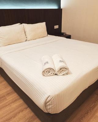 Emart Hotel (Riam)