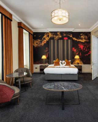Albany Hotel