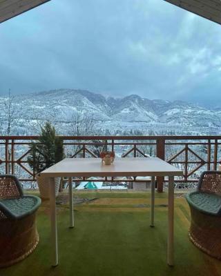 The Mountain Lodge Manali !! Scenic Mountain View ! Parking ! Restaurant ! Tasty Food ! Preferred Property