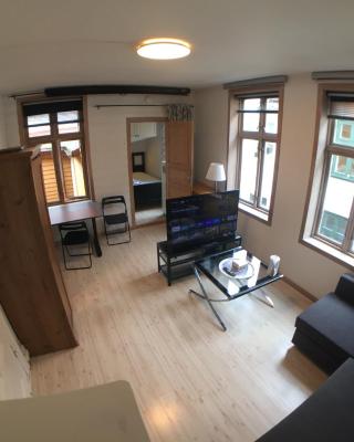 A Double Room - Not a complete apartment - Perfect Location for exploring the City by walking