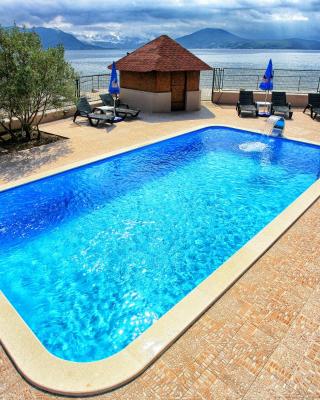 Apartments Maxi Katić