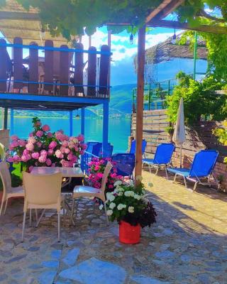 ERDA LAKESIDE Guesthouse