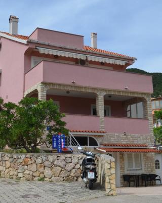 Apartments & Rooms Nensi