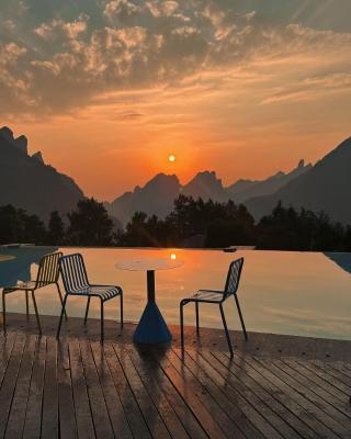 XMAN Sunrise Peaks Resort--Sky Mirror Infinity Pool