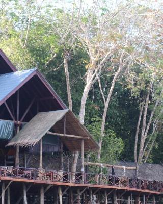 婆罗洲天然苏克毕丽特山林小屋
