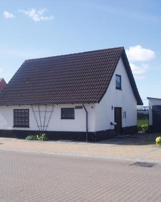 Strandhuset Holiday Home