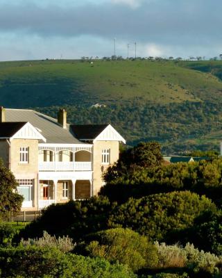 YHA Port Elliot Beach House