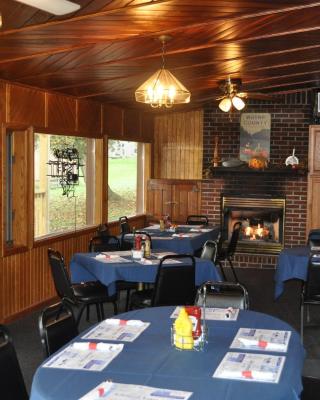 Lakewood Lodge & Restaurant