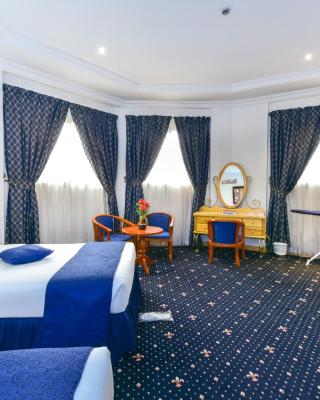 Cayam Hotel
