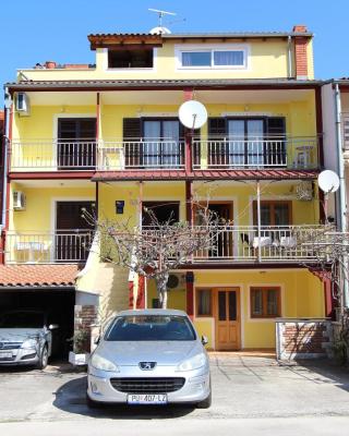 Room and Apartments Mariza