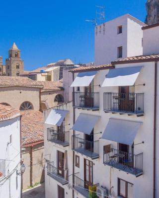 Cefalu in Blu