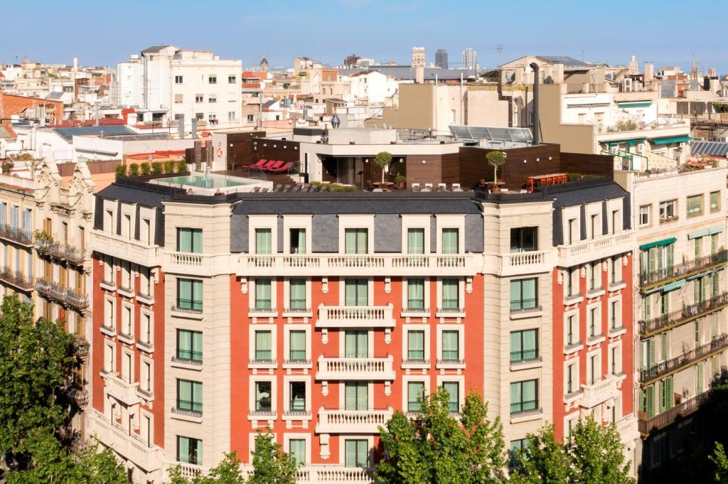 巴塞罗那考奈尔酒店的城市建筑景观