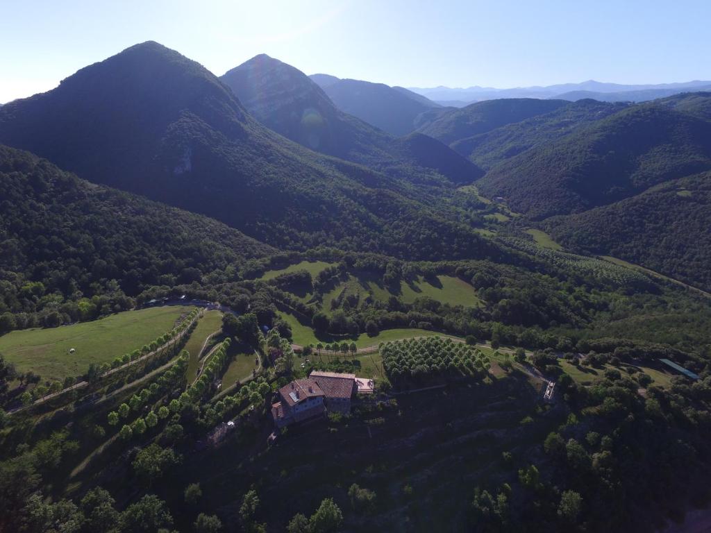 Oix马斯皮内达农家乐的享有山谷的空中美景和山景