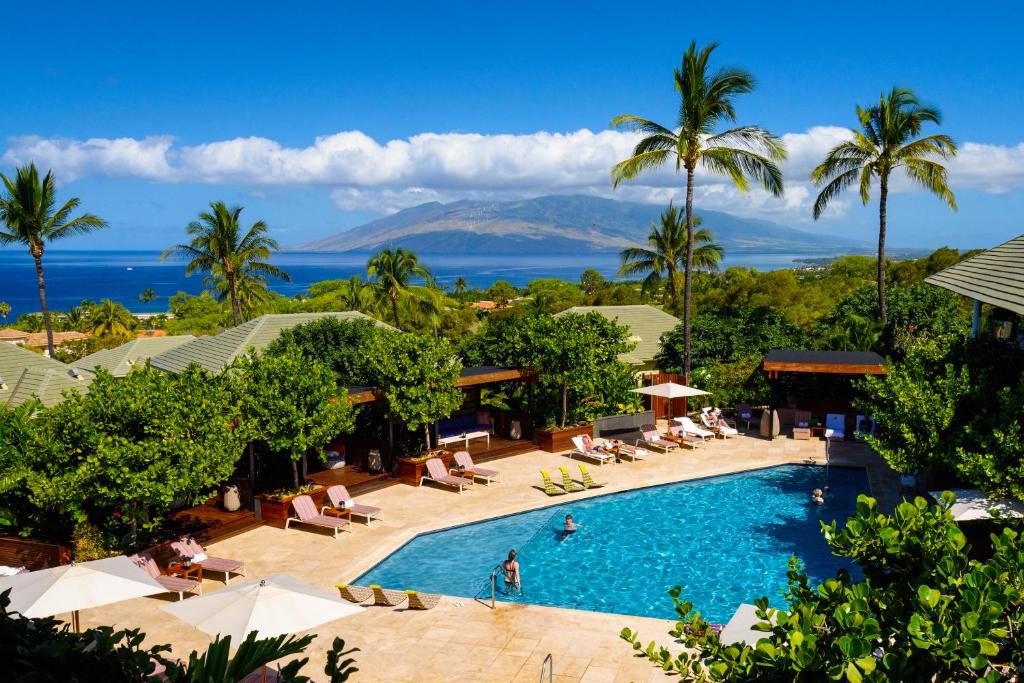 维雷亚罗莱夏朵精品酒店集团威雷亚酒店- 仅限成人的享有度假村游泳池的空中景致