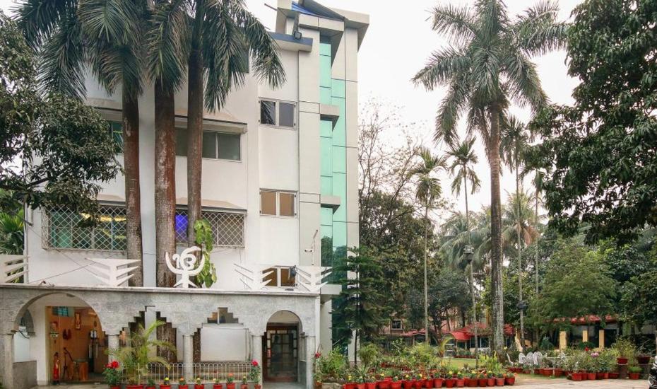 加尔各答谢尔旁遮普酒店的一座棕榈树建筑