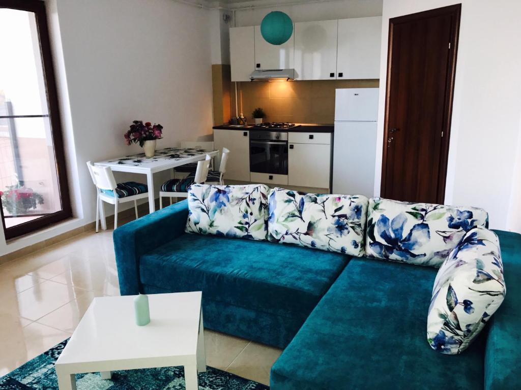 Apartament Chic Mamaia的休息区