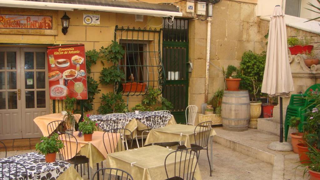 Piso en el corazón de Alicante餐厅或其他用餐的地方