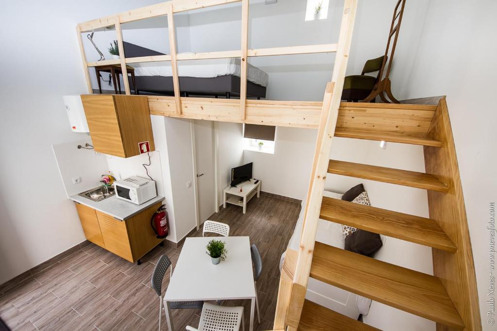 波尔图Ilha da Glória - Miragaia的小公寓 - 带高架床和书桌
