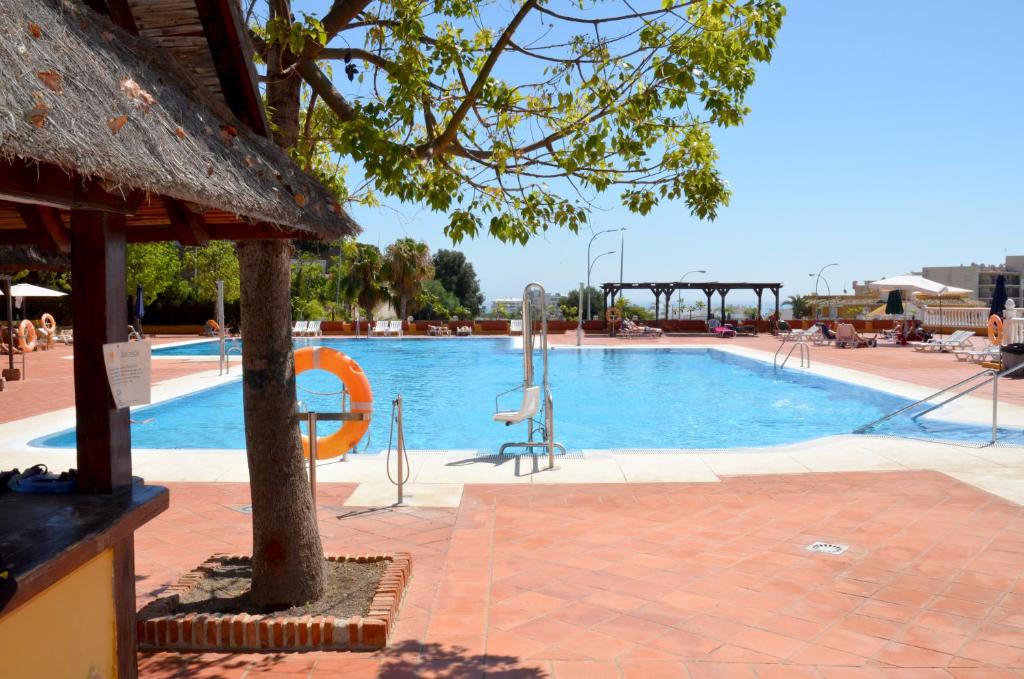 多列毛利诺斯西班牙公爵夫人公寓的游泳池,带游泳池的度假村