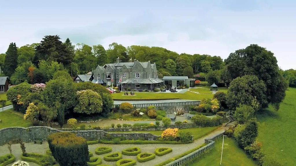 Bron Eifion Hotel，位于克里基厄斯的酒店