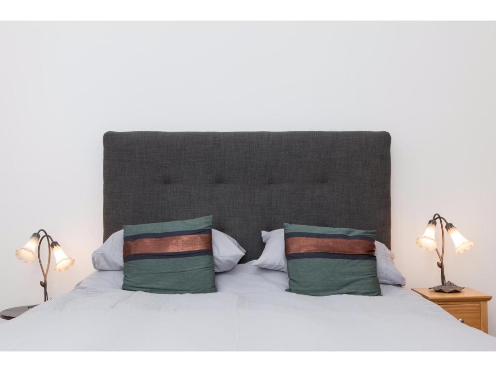 cozy 1-bed flat in stockbridge sleeps 2