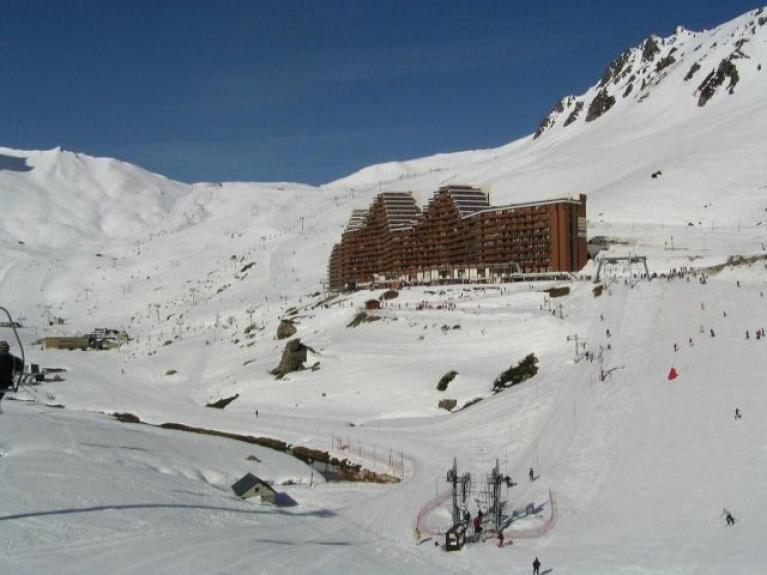 拉姆吉Studio 4 personnes的雪覆盖的山上的滑雪小屋
