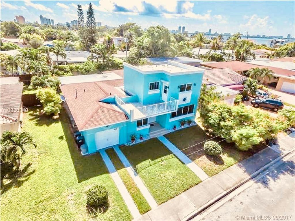 迈阿密海滩Blue House Miami的蓝色房子的顶部景色