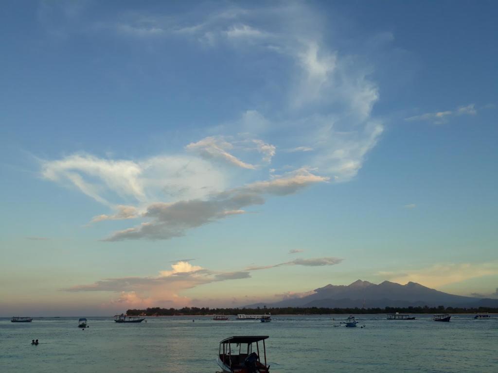 吉利特拉旺安吉利特拉万安巴伦塔简易别墅假日公园的水上船只的海景