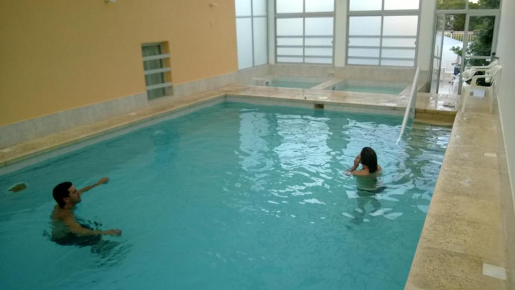 Hotel Centenario内部或周边的泳池