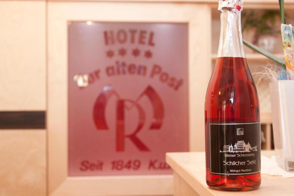 弗雷舍雷酒店 - 祖拉尔腾邮局的证书、奖牌、标识或其他文件
