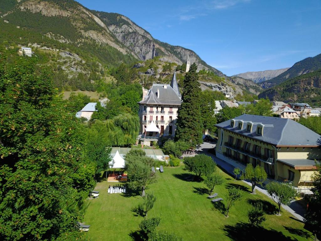 若西耶摩尔利亚别墅酒店的享有山景的建筑空中景观