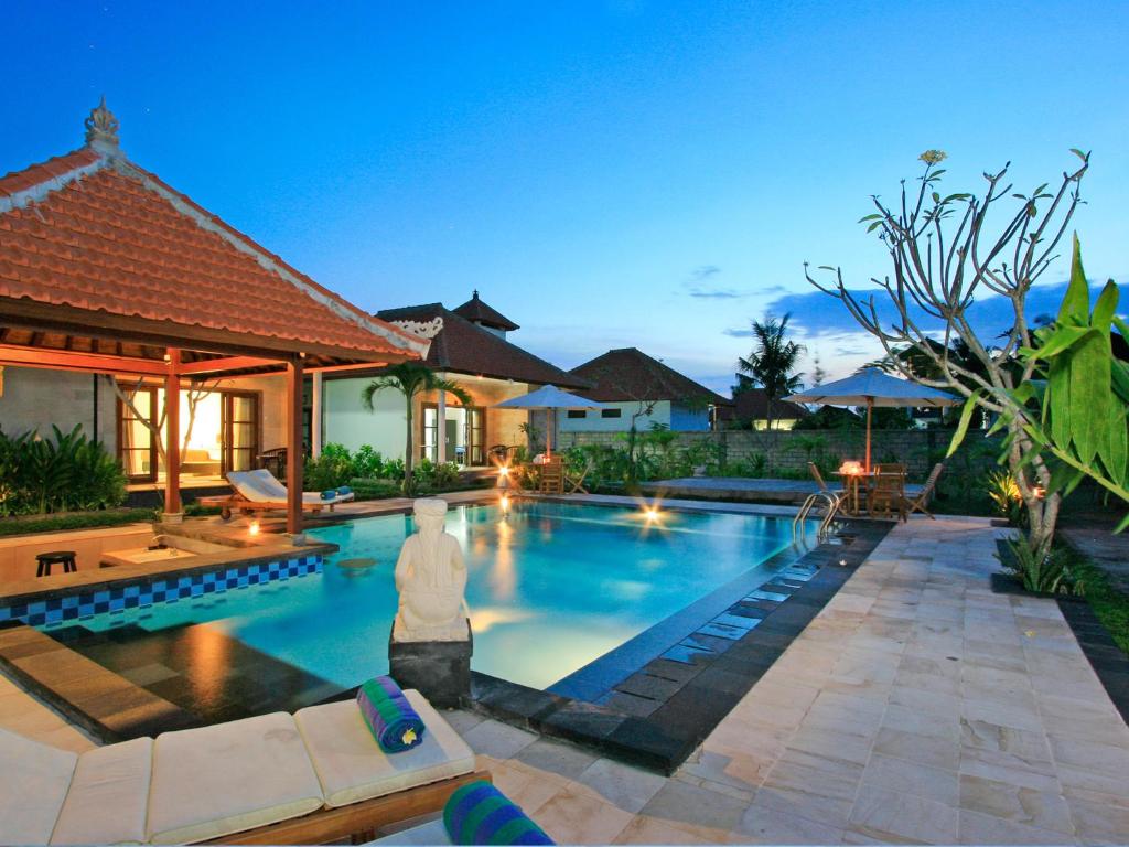 蓝梦岛旁多克岩加拉酒店的夜间别墅内的游泳池